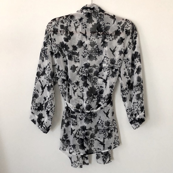 3 for 25🌿 Lightweight Floral Sheer Kimono Size S - Picture 3 of 4